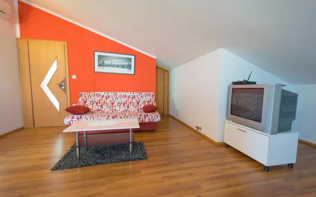 Apartments Mladenka
