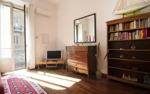 Via Ciro Menotti Halldis Apartment