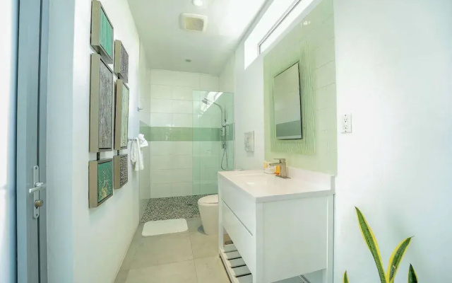 Vacation Villa, Oceanview and Hotel Amenities v1