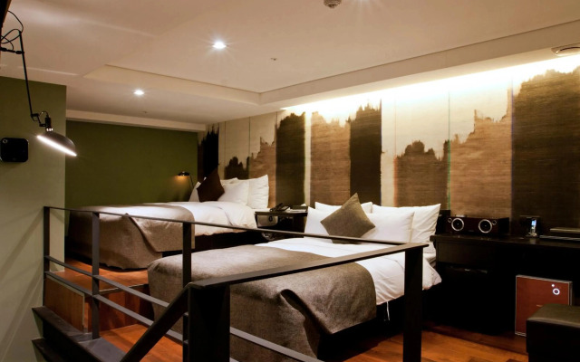 SR Hotel Sadang