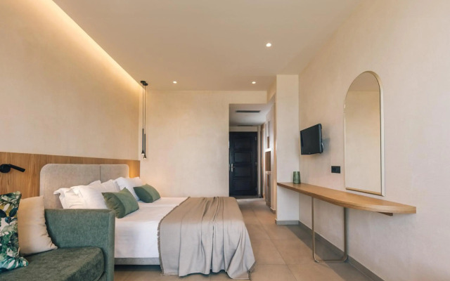 Alexandra Beach Resort & Spa