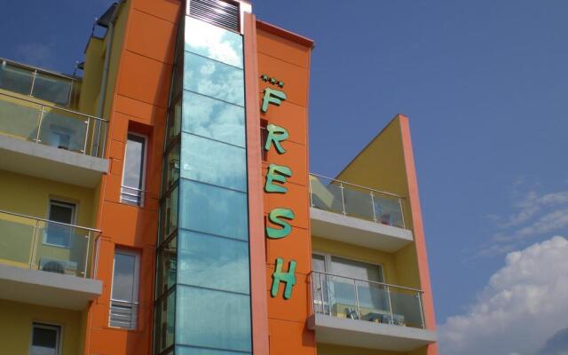 Отель Fresh Family Hotel Болгария, Равда - отзывы, цены и фото номеров - забронировать отель Fresh Family Hotel онлайн вид на фасад
