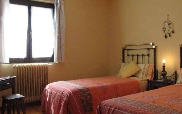 Hostal Rural Huartearena