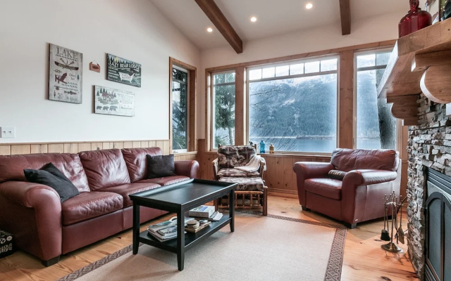 Lazy Bear Lodge