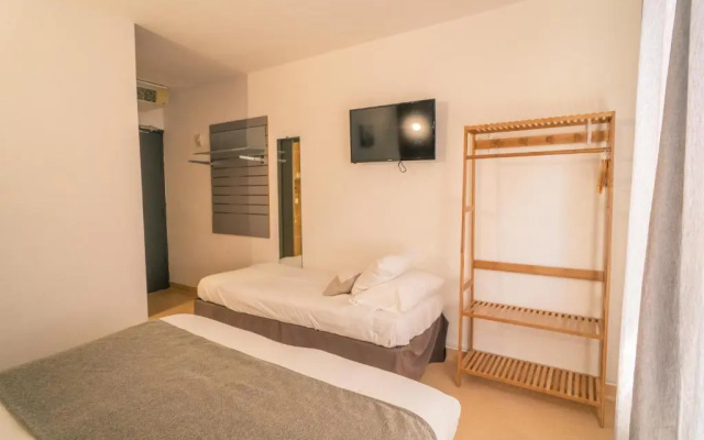 Hotel le president GARE TGV NIMES PONT DU GARD