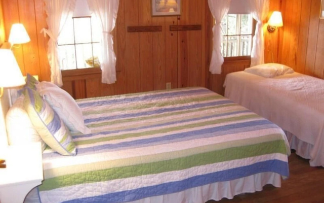 Granny's Beach House - 6 Br Home