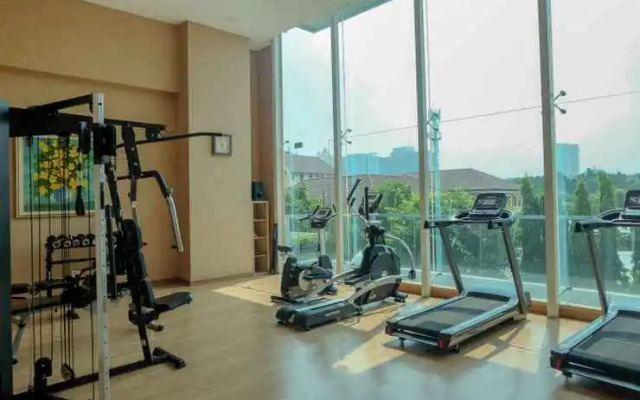 Studio Monas View Apartment at Capitol Suites By Travelio