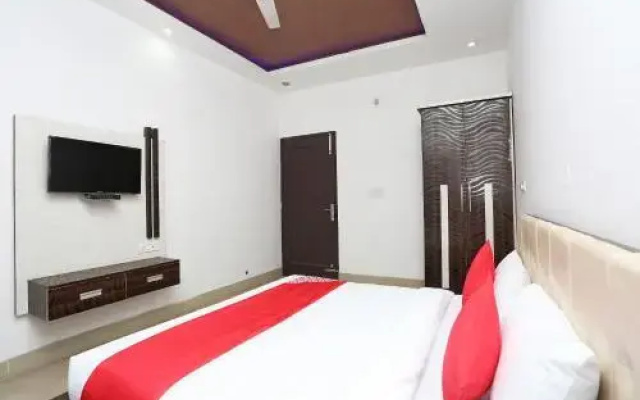 Hotel Abhinandan by OYO Rooms