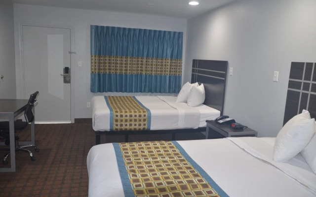 Travelers Inn And Suites