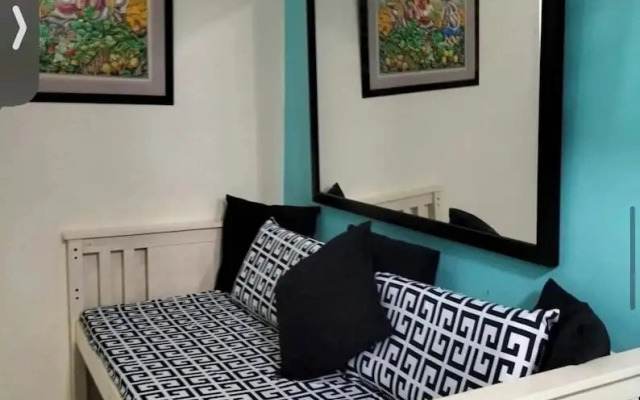 Charming Condo With Private Pool in Las Piñas, Philippines