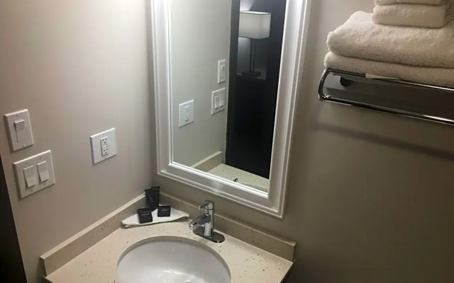 Homestead Inn & Suites