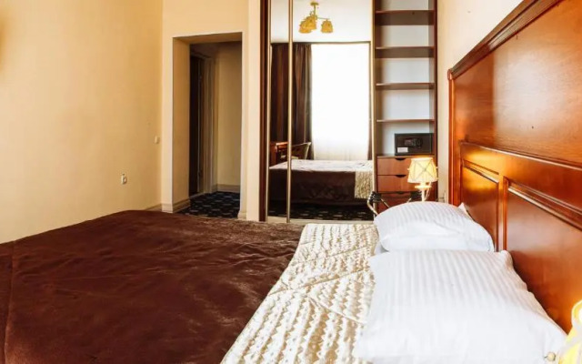 Otel'no-restorannyj kompleks Zlatogor