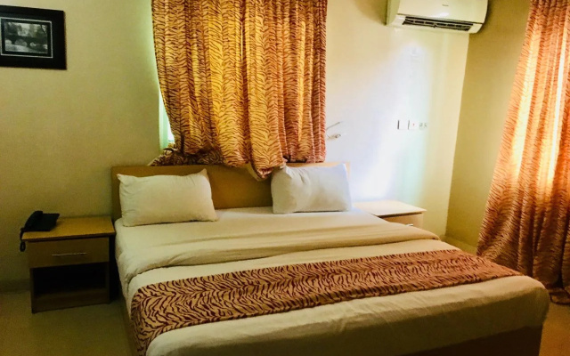 Mignonette Hotel & Suites
