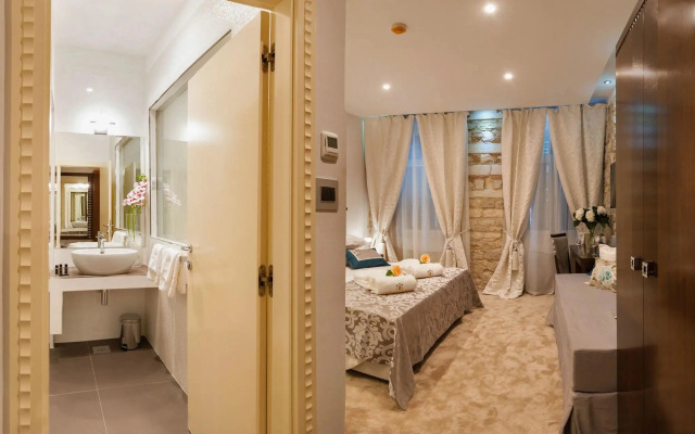 Antique Split Luxury Rooms