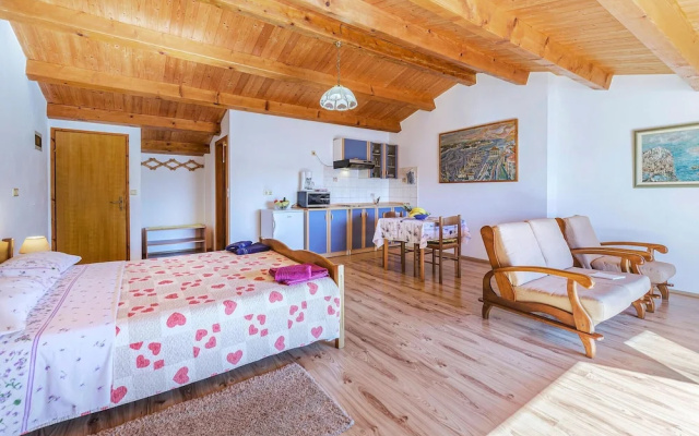 Nice Apartment in Rovinj With Wifi