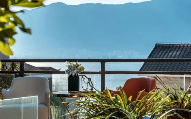 Dali Deep Blue · Ocean View Inn