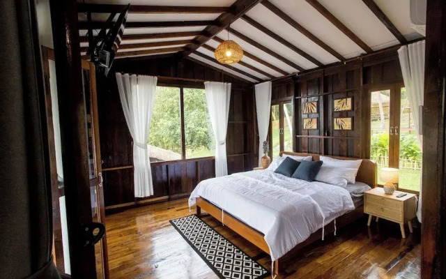 Baan Lhong View Lay