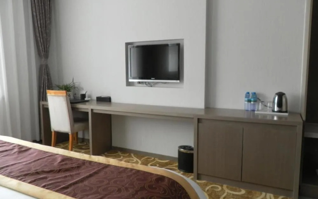 Rongcheng Celebrity Hotel High Speed Rail Station Shop