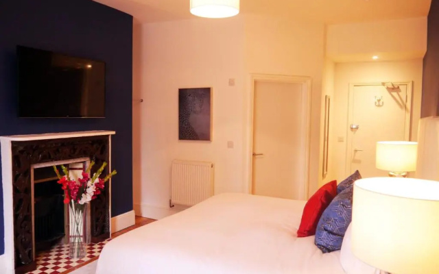 Guestling Hall Hotel