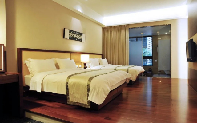 Crownshine Resort