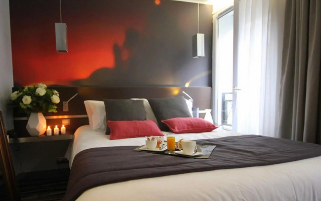 Hotel Lumières Montmartre Paris