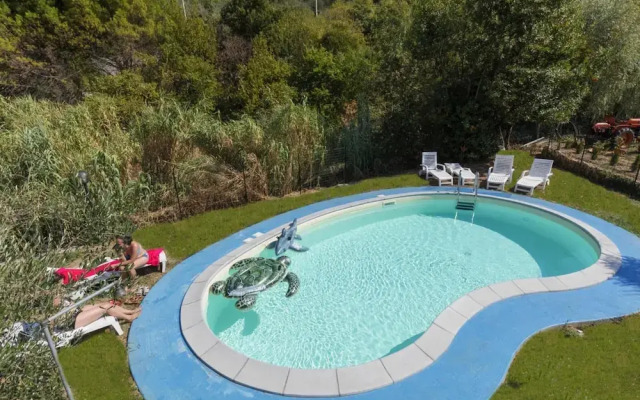 Lovely Holiday Flat With Shared Pool in Lerici