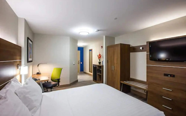Holiday Inn Express Saint John Harbour Side by IHG