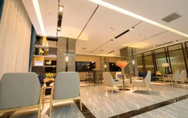 Echarm Hotel (Zhangye West Railway Station Bell Tower Area)