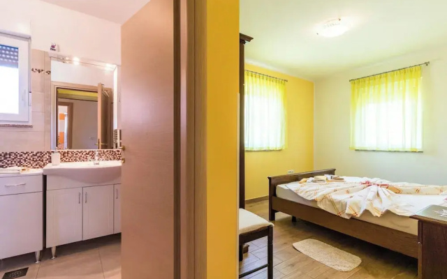Lovely Family Bungalow With Private Pool