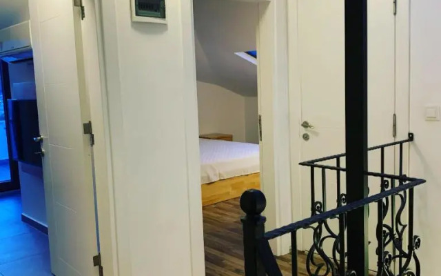 The Townhouse Apartment