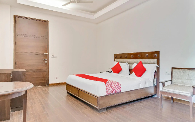 OYO Flagship 5912 Premium Nr Sikanderpur