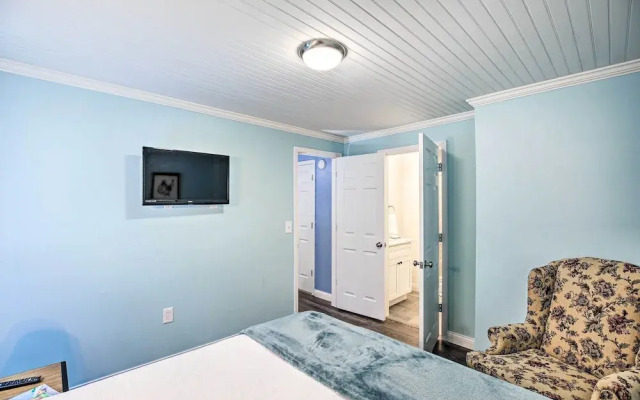 Updated Williamstown Apartment With Kitchen!