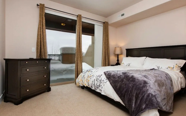 Newpark Townhouse by RedAwning