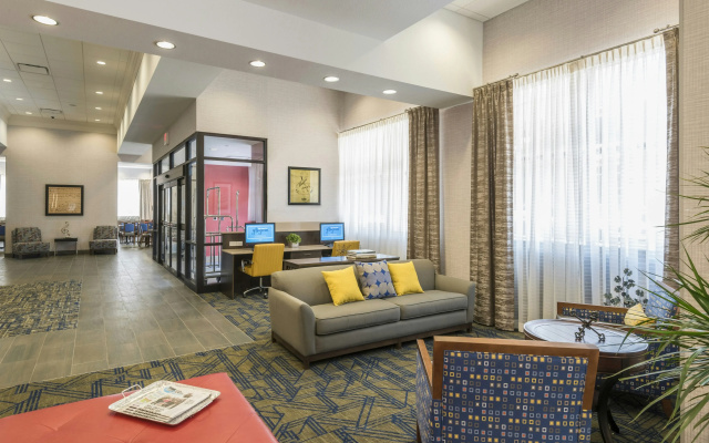 Hampton Inn & Suites Tulsa Downtown