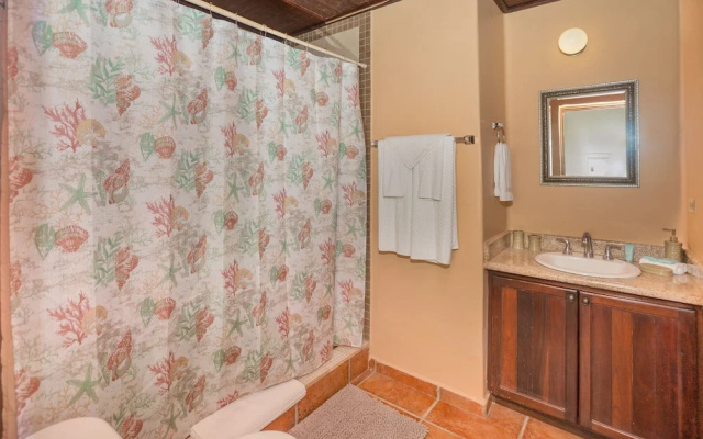 Sea La Vie In West Bay 1 Bedroom Condo