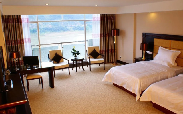 Ligang Crown Hotel