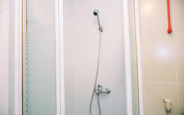 Nice And Spacious 3Br At Kondominium Golf Karawaci Apartment
