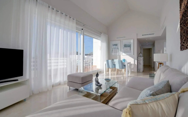 Luxury Penthouse Alcazaba Lagoon EHHouse