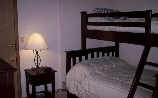 2 Bedroom Shuttle-In/Shuttle-Out Village View Hot Tub-Common