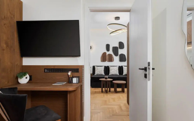 Voukourestiou Signature Suite