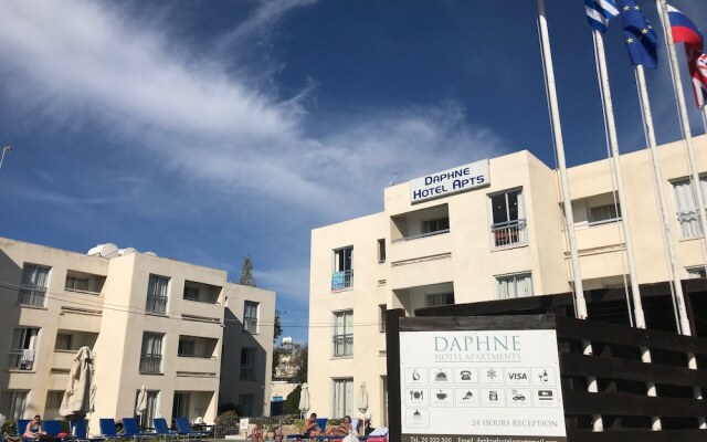 Daphne Hotel Apartments вид на фасад