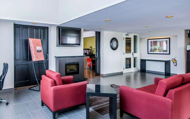 Comfort Inn East
