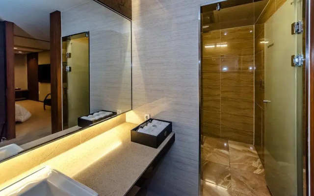 Hotel M