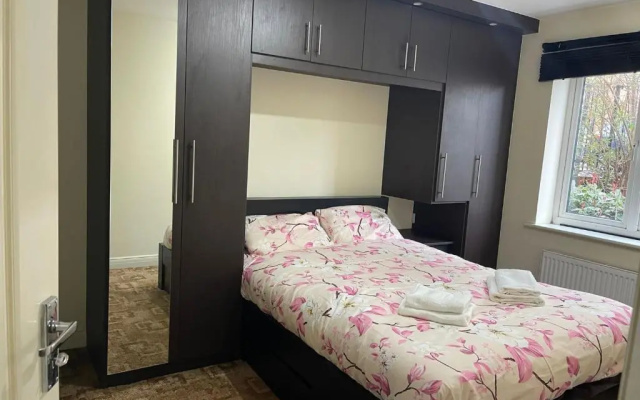 Vibrant Rooms in UXBRIDGE SK