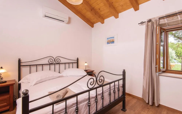 Stunning Home in Loviste With Wifi and 3 Bedrooms