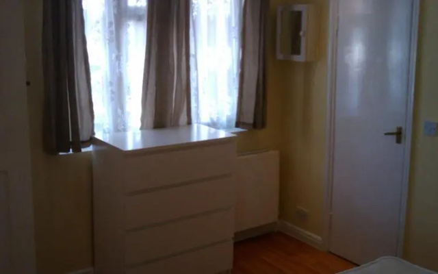 BnB East Acton W3 7DD