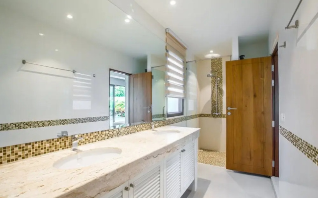 Spacious Three-Bedroom Pool Villa In Cherngtalay