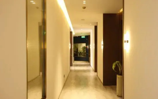 Bay Valley Garden Hotel (Huzhou Golden Century Plaza Store)
