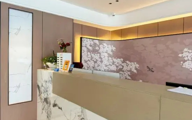 Guiyang Zhuyue Light House Hotel