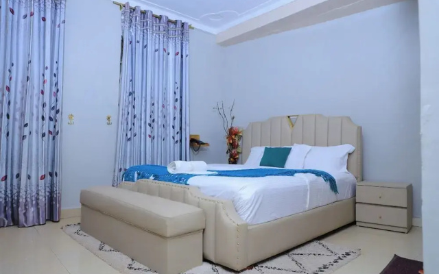 Buddiez Platinum Hotel